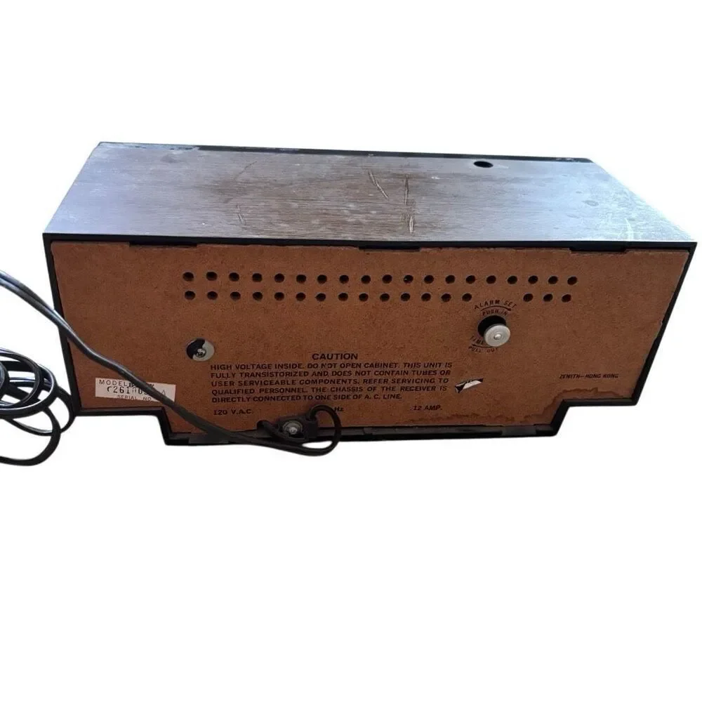 Zenith Touch N’ Snooze Clock Radio *Read*